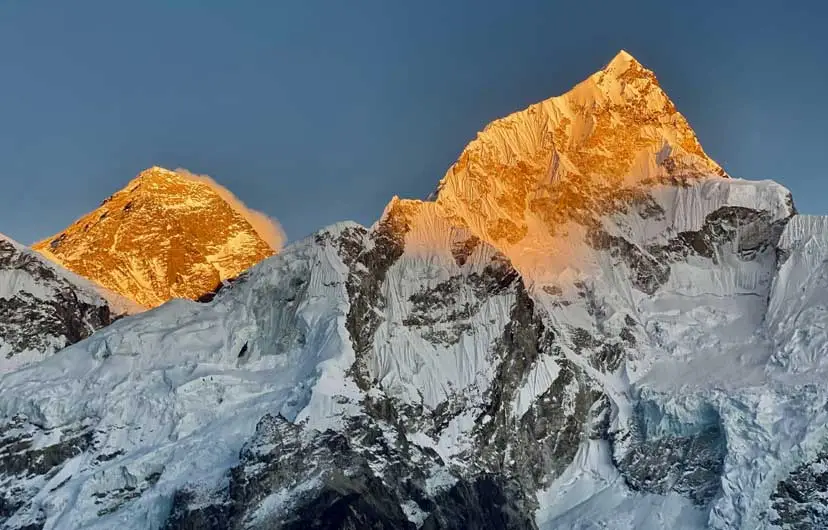 rekkers enjoying the Himalayan scenery during the Everest Cho La Pass trek